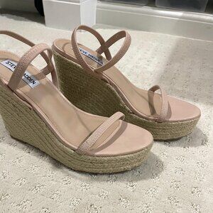 Steve Madden Size 8.5 Strappy Wedge Sandals